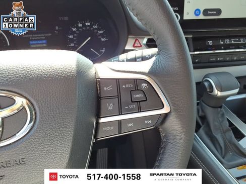 Used 2026 Toyota Sienna XLE FWD image 19