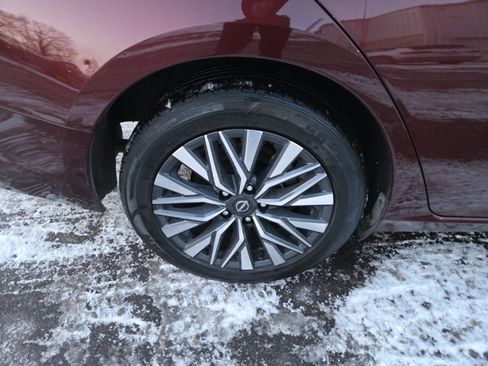 Used 2024 Nissan Altima 2.5 SV image 21