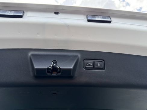 Used 2025 Hyundai Santa Fe SEL AWD/4WD image 18