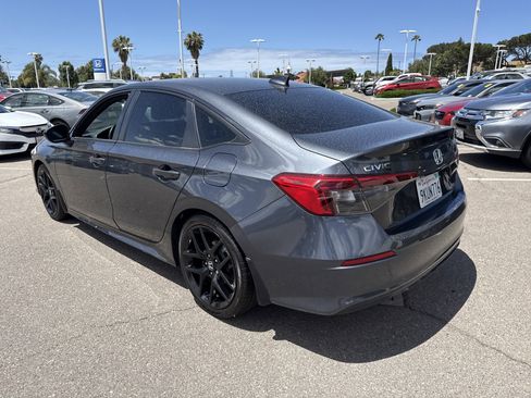 Used 2024 Honda Civic Sport image 3