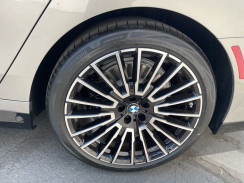 New 2025 BMW 740i w/ Executive Package image 23