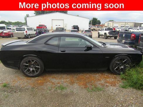 Used 2018 Dodge Challenger R/T RWD image 6