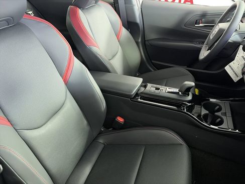 New 2026 Toyota Prius Plug-In Hybrid FWD image 23