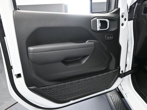 New 2026 Jeep Gladiator Sport image 15