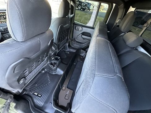 Used 2023 Jeep Gladiator Mojave w/ Cold Weather Group image 21