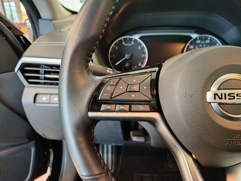 Used 2022 Nissan Altima 2.5 SV w/ SV Premium Package image 22