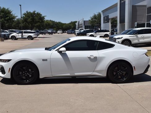 Used 2024 Ford Mustang GT RWD image 12