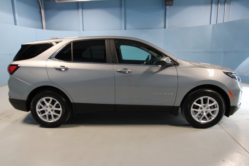 Used 2024 Chevrolet Equinox LT w/ LPO, Floor Liner Package FWD image 31