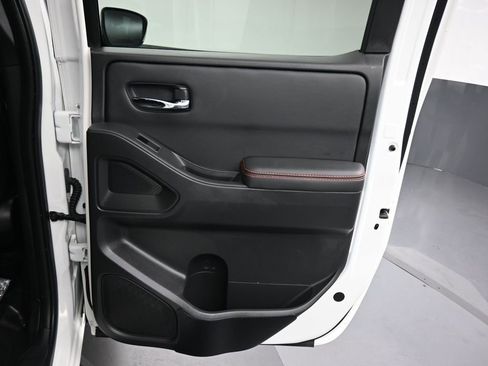Used 2024 Nissan Frontier PRO-4X w/ Technology Package image 38
