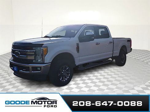 Used 2017 Ford F250 Lariat w/ Chrome Package image 3