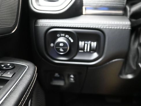 Used 2019 RAM 1500 Limited AWD/4WD image 16