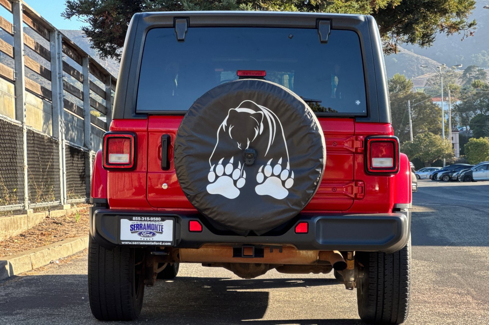 Used 2020 Jeep Wrangler Unlimited Sahara AWD/4WD image 7