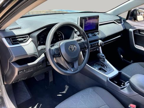Certified 2025 Toyota RAV4 XLE w/ Convenience Package FWD image 18