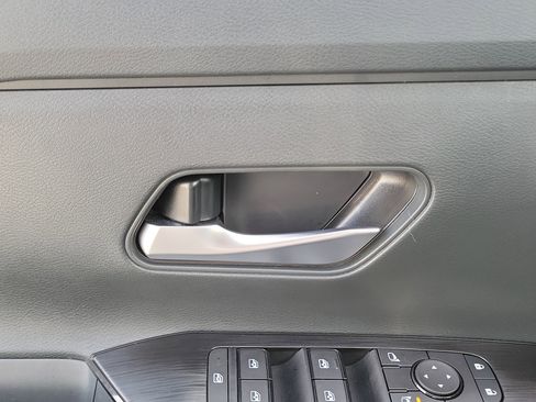 Certified 2025 Nissan Kicks SV image 24