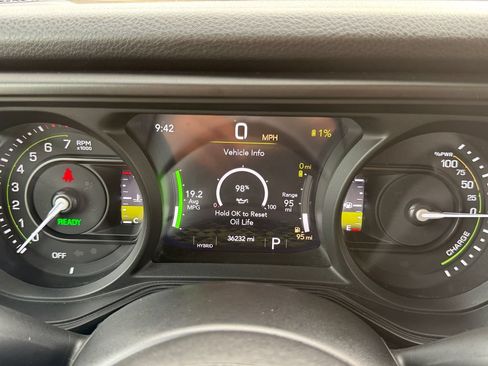 Used 2024 Jeep Wrangler Unlimited AWD/4WD image 13