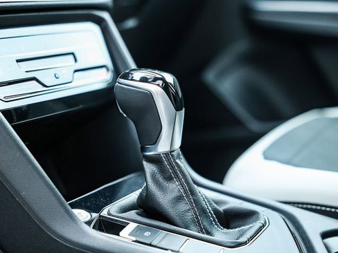 New 2026 Volkswagen Taos SE image 35