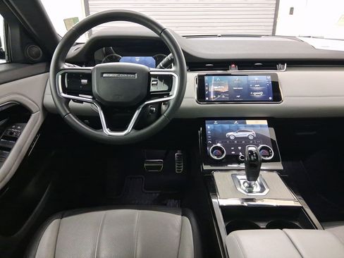 Used 2023 Land Rover Range Rover Evoque R-Dynamic SE image 4