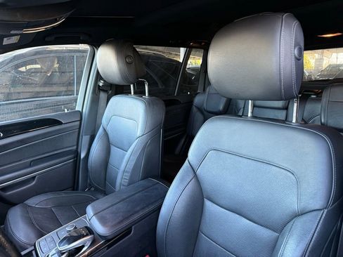 Used 2017 Mercedes-Benz GLS 550 4MATIC image 3