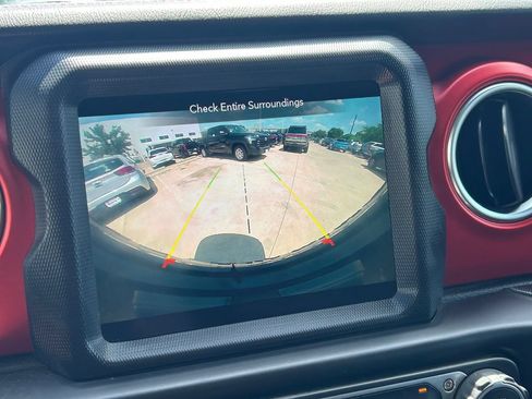 Used 2021 Jeep Wrangler Rubicon AWD/4WD image 31