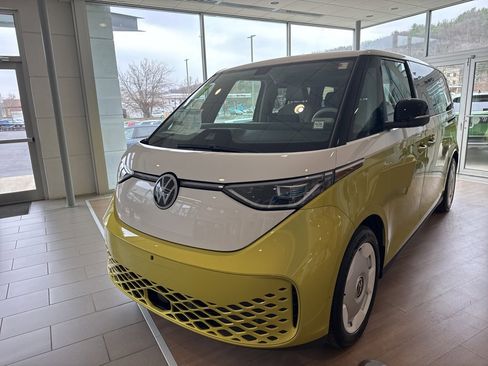 New 2025 Volkswagen ID. Buzz 1st Edition image 4