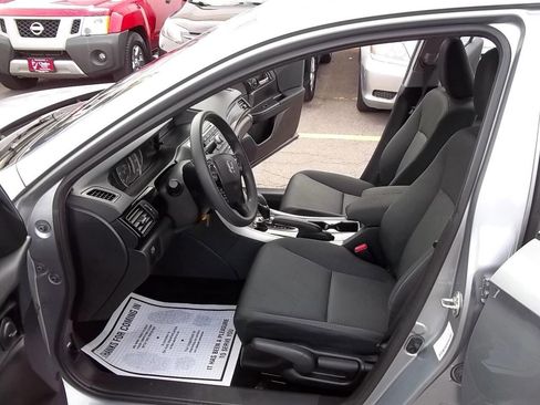 Used 2017 Honda Accord LX image 8