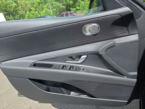 New 2025 Hyundai Elantra Blue image 26