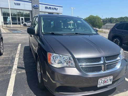 Used 2016 Dodge Grand Caravan American Value Package w/ UConnect Hands-Free Group FWD image 4