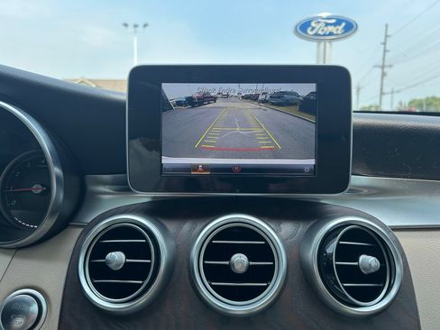 Used 2019 Mercedes-Benz GLC 300 4MATIC image 18
