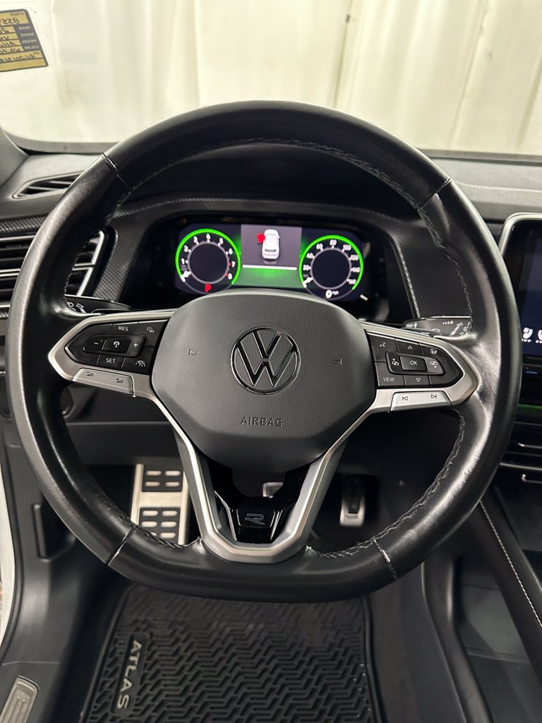 Used 2024 Volkswagen Atlas Cross Sport SEL R-Line AWD/4WD image 16