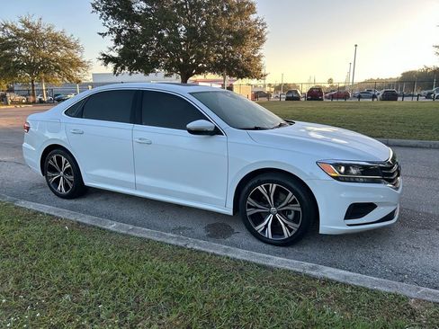 Used 2022 Volkswagen Passat 2.0T SE image 7