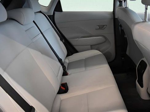 Used 2025 Hyundai Kona SEL image 17