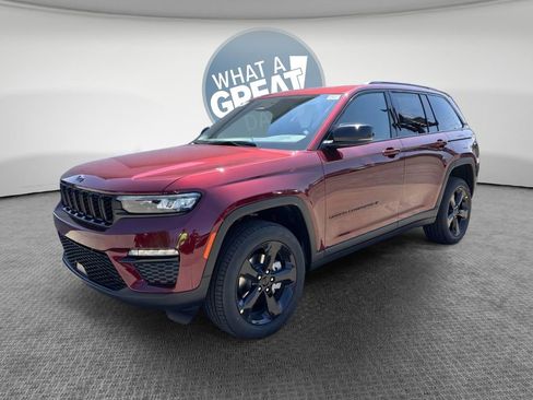 New 2025 Jeep Grand Cherokee Limited w/ Black Appearance Package AWD/4WD image 1