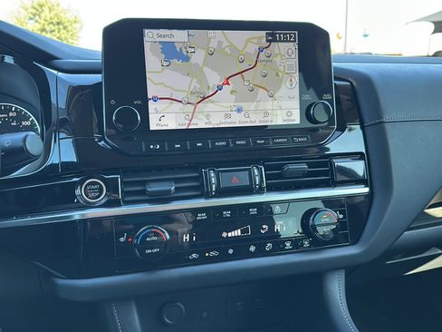 Used 2023 Nissan Pathfinder SL image 32