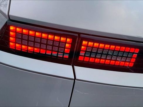 Certified 2024 Hyundai Ioniq 5 SE image 30