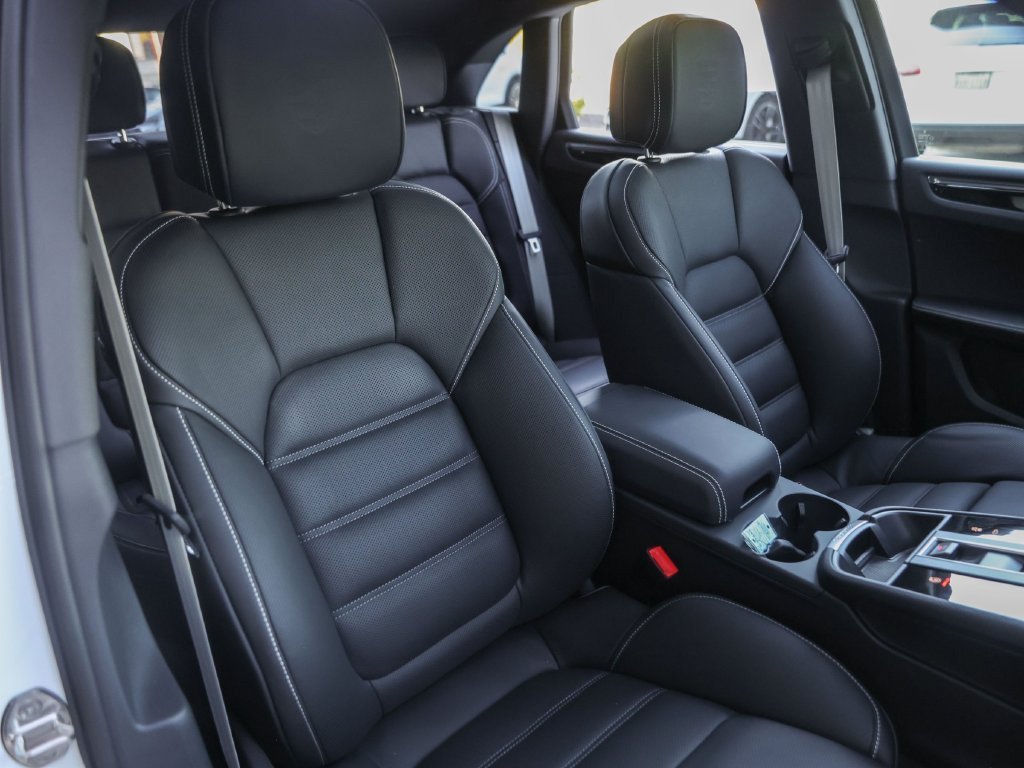 Certified 2026 Porsche Macan S AWD/4WD image 41