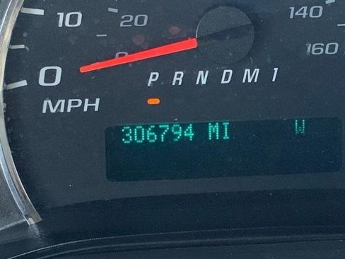 Used 2014 Chevrolet Express 2500 RWD image 16