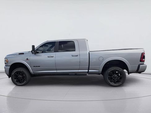 Used 2022 RAM 3500 Laramie AWD/4WD image 5