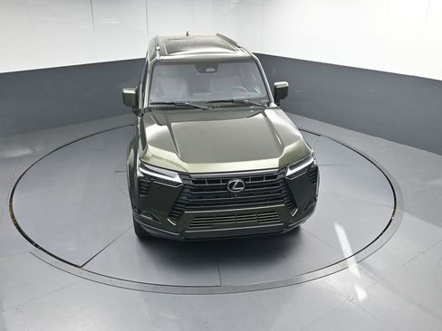 Used 2024 Lexus GX 550 w/ Cold Area Package image 40