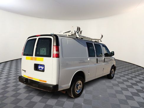 Used 2016 Chevrolet Express 2500 image 4