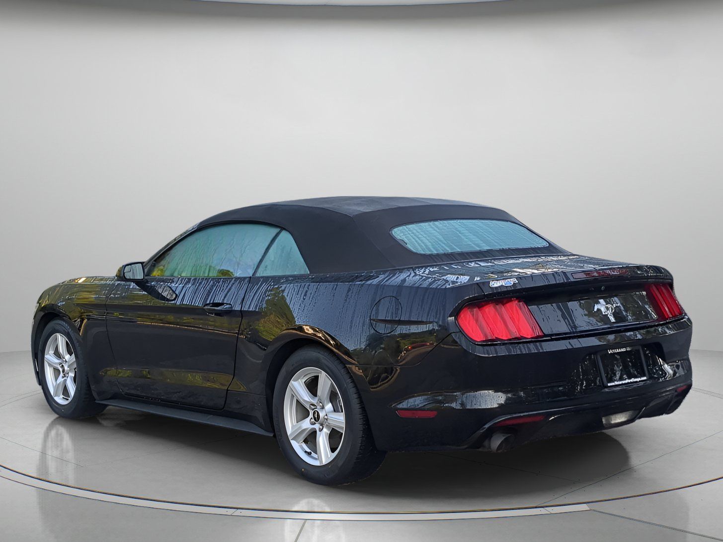 Used 2016 Ford Mustang Convertible RWD image 42