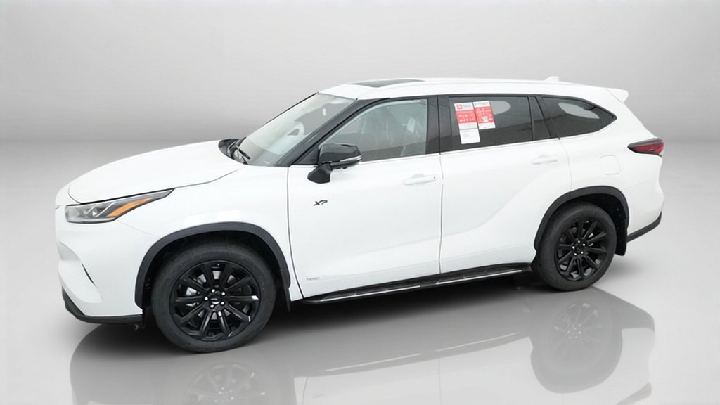 New 2026 Toyota Highlander Limited AWD/4WD image 3