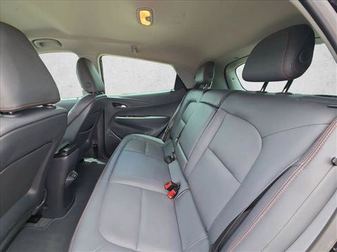 Used 2021 Chevrolet Bolt Premier w/ Infotainment Package FWD image 17