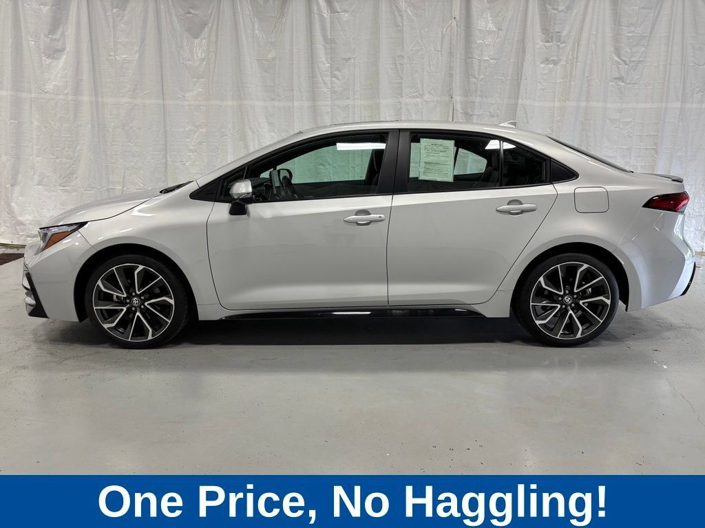 Used 2026 Toyota Corolla XSE FWD image 4