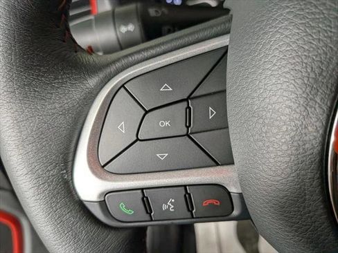 Certified 2023 Jeep Renegade Trailhawk w/ Trailhawk Elite Group AWD/4WD image 22