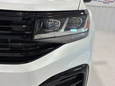 Used 2023 Volkswagen Atlas Cross Sport SEL R-Line AWD/4WD image 15