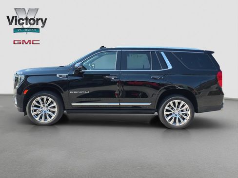 Used 2023 GMC Yukon Denali AWD/4WD image 6