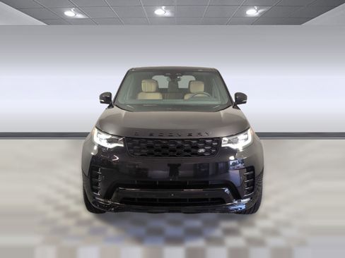Used 2025 Land Rover Discovery Dynamic SE AWD/4WD image 6