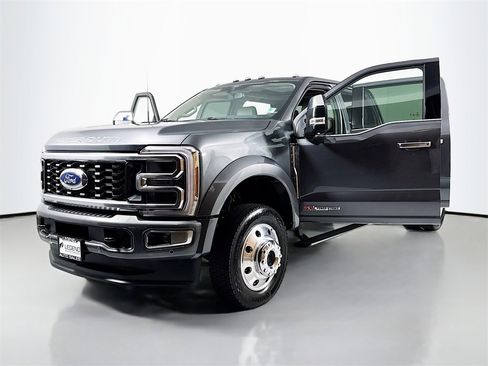 Used 2026 Ford F450 Platinum w/ Platinum Plus Package image 36