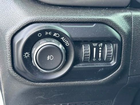 Used 2022 Jeep Wrangler Sport AWD/4WD image 16