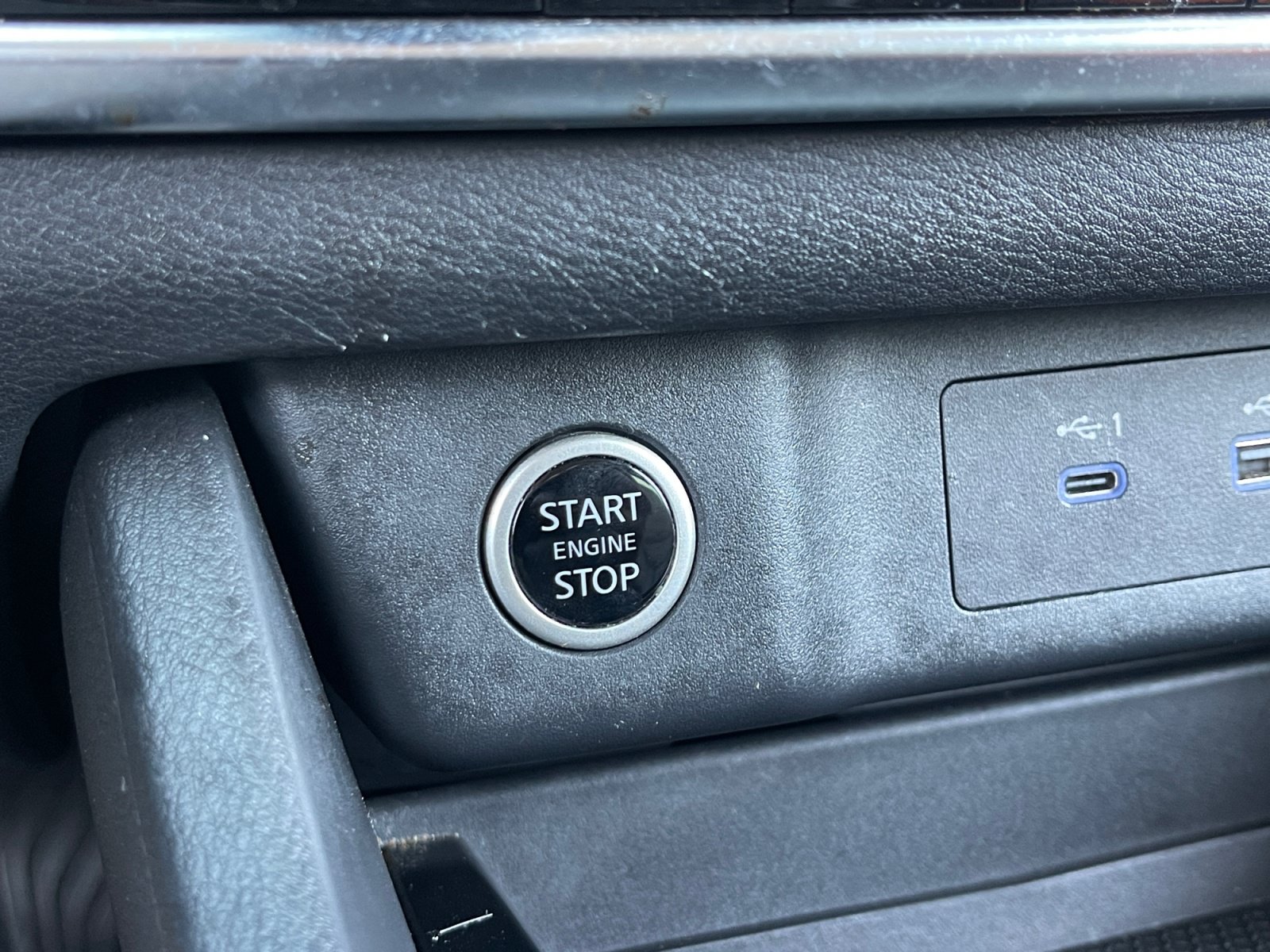 Used 2023 Nissan Rogue SV FWD image 28